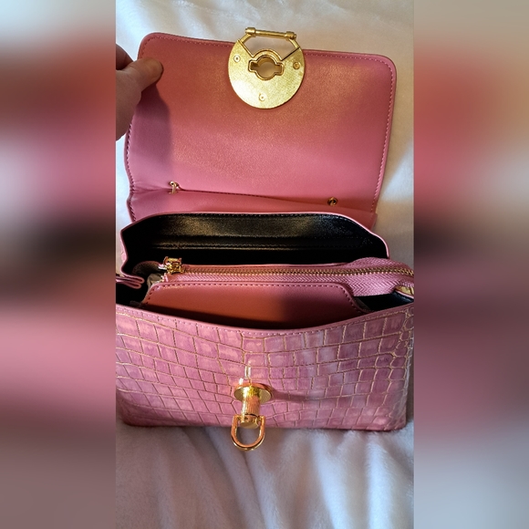 NWT PINK PATENT LEATHER SHIMMER CROC BAG - Picture 15 of 17